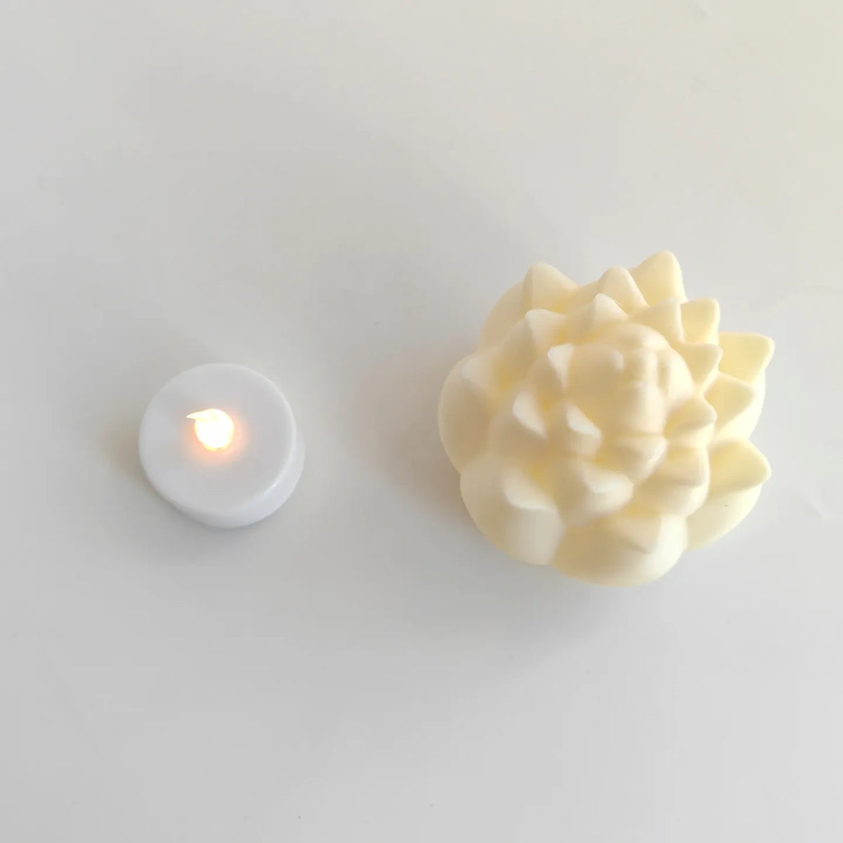 Flower mold with a distinctive design