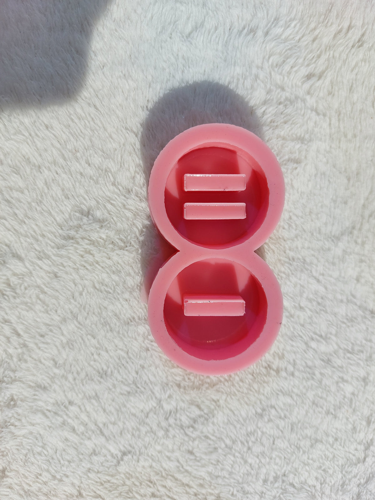 Silicone molds are ring holder stands in various shapes (hexagonal, circular, square, or heart-shaped) and are used for casting resin, wax, pottery, or polymer clay.