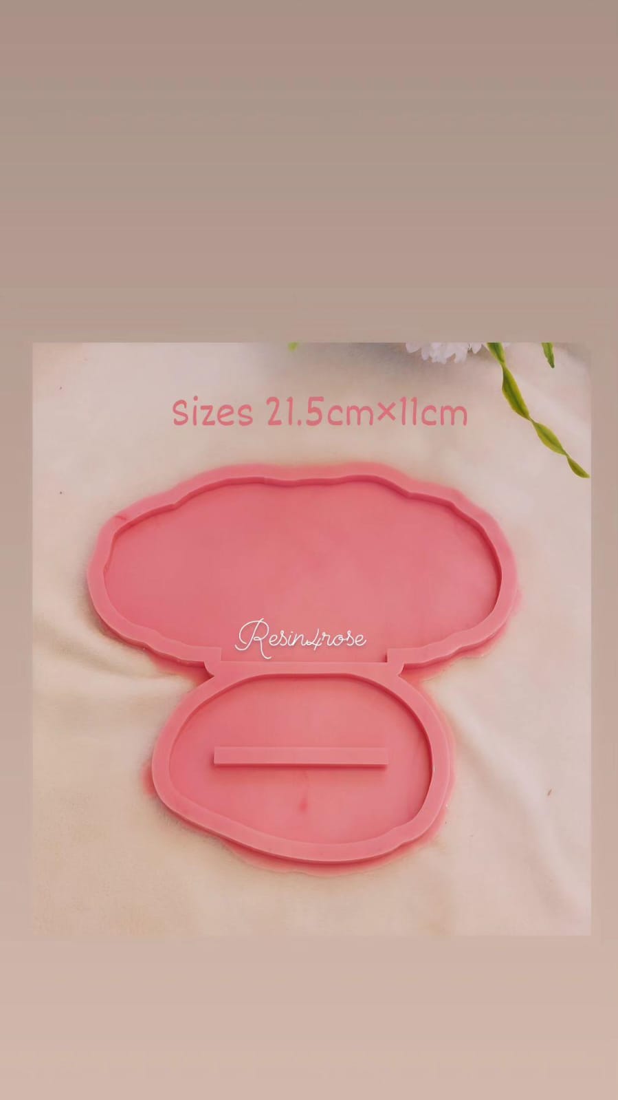 A silicone mold used to make desk plaques, desk calendars, welcome signs, decorations, earring organizers, accessories, nameplates, logos, small photo frames, light bases, or souvenirs. Designed for casting resin, wax, or Pottery