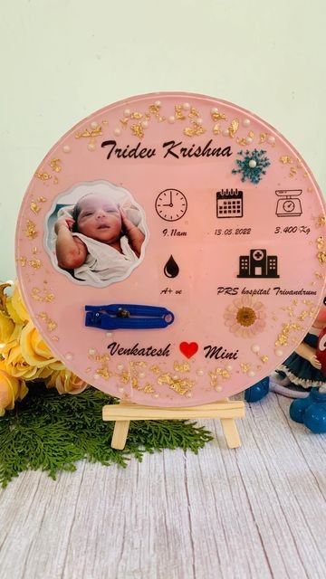 Round silicone mold for making large coasters, small round serving trays, or round art pieces from resin, wax, or ceramic. Available in 3 different sizes.