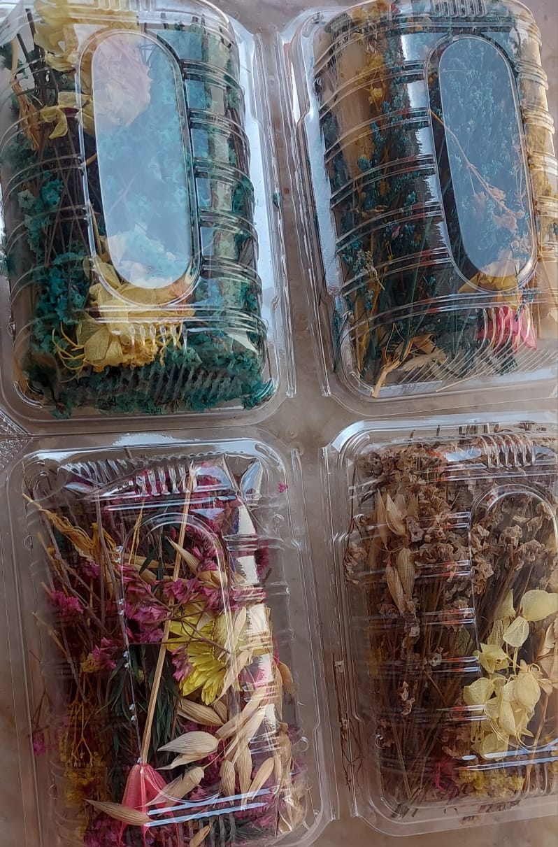 Dried roses