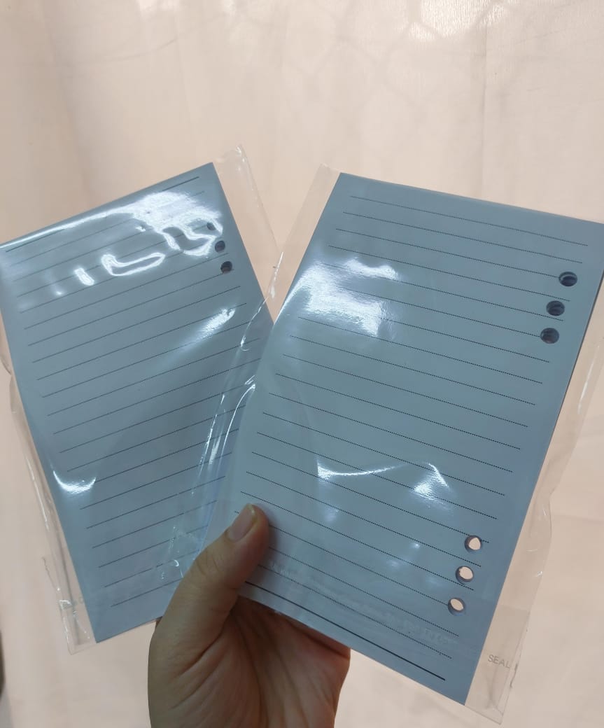 Custom-designed paper sets compatible with ring binders and planners. The papers are individually laminated for protection and thoughtfully designed to provide a smooth and organized writing experience, helping you easily sort ideas and tasks