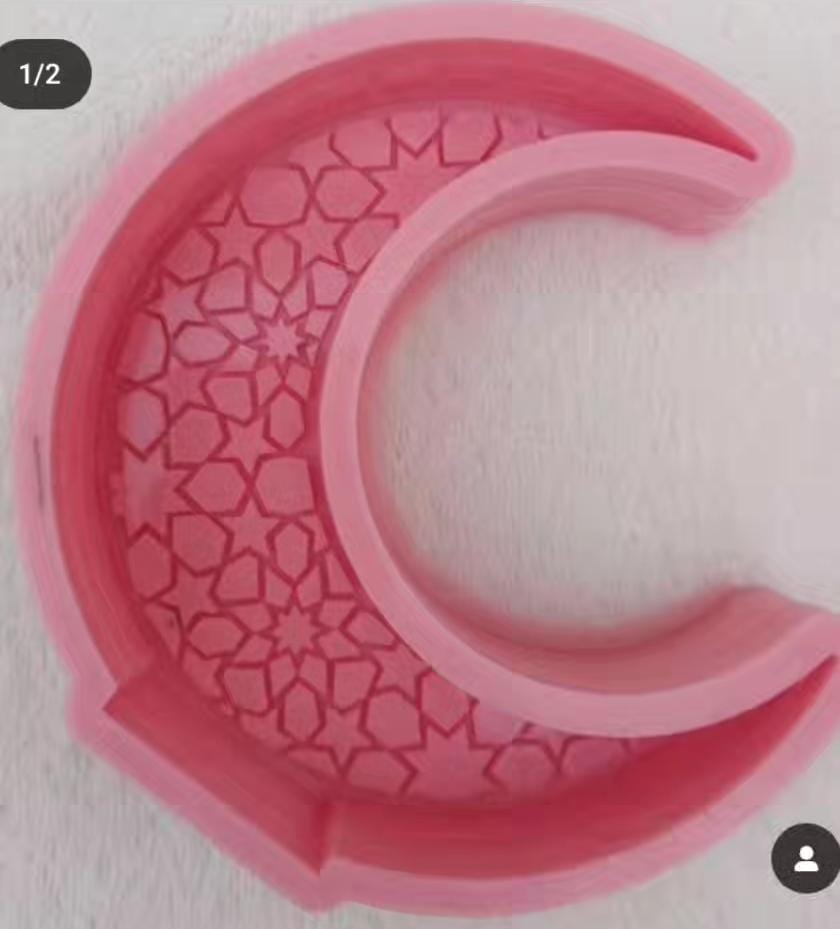 A silicone mold designed in a distinctive Ramadan heritage style with intricate and deep internal engravings in the form of geometric Islamic motifs, suitable for casting resin, wax, plaster, or pottery
