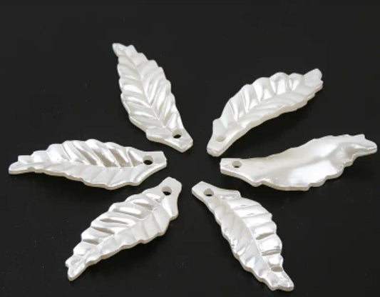 A diverse range of fasteners, metal accessories, and basic aesthetics for craft projects, resin making, and decorative piece design