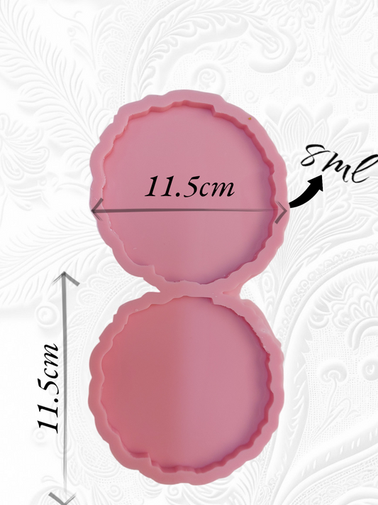 This silicone mold is specially designed for craft projects such as resin, wax, or pottery casting. The mold has two cavities, each measuring 11.5 x 11.5 cm and 8 mm deep.