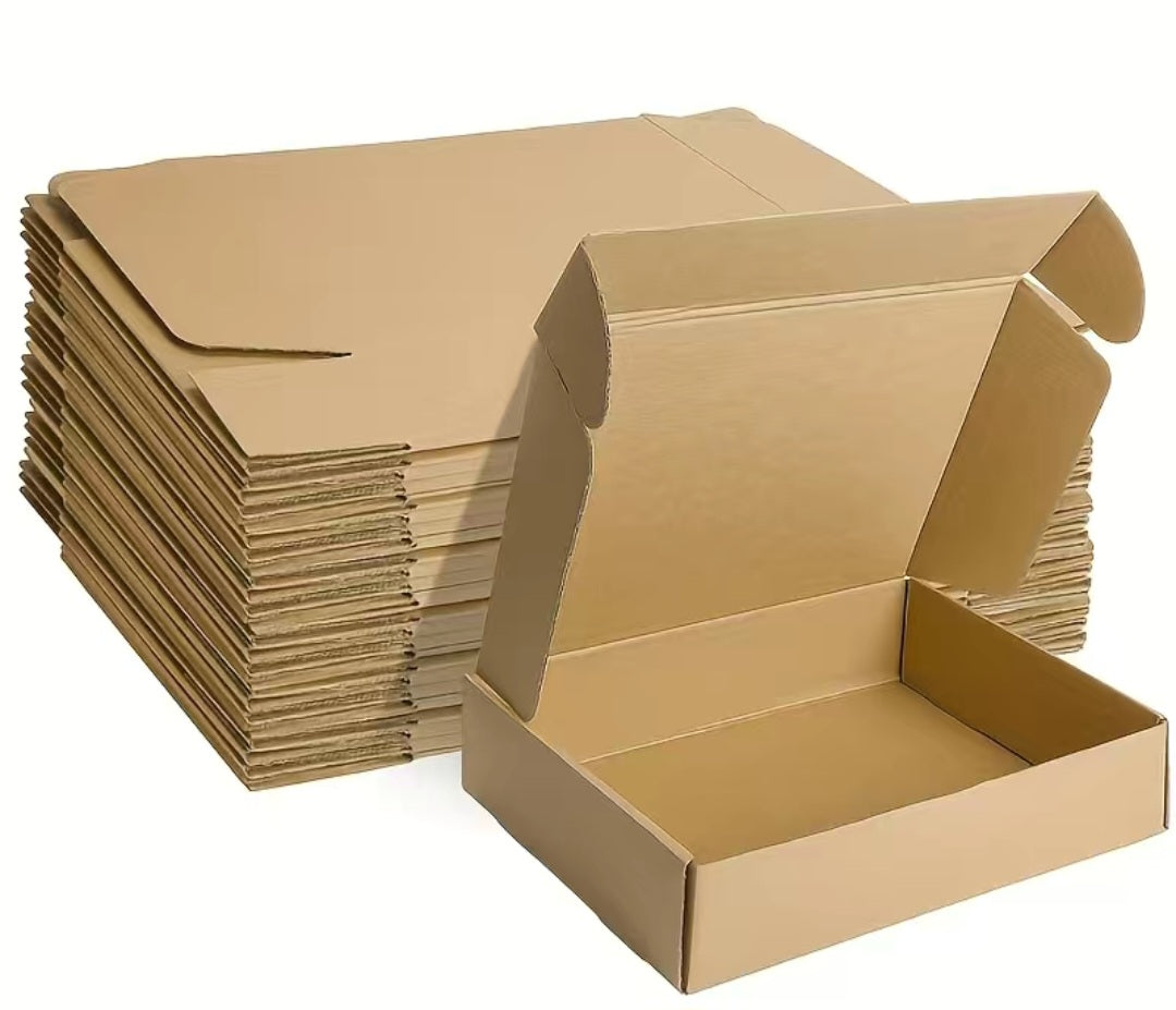 Sturdy, high-quality cardboard boxes, specially designed for shipping and packaging products to ensure they arrive safely and with a professional appearance. This makes them an ideal choice for online stores and DIY enthusiasts