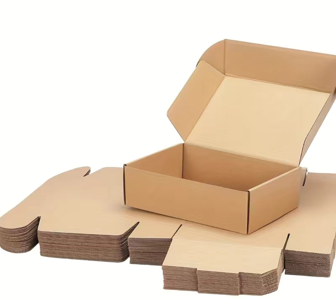 Sturdy, high-quality cardboard boxes, specially designed for shipping and packaging products to ensure they arrive safely and with a professional appearance. This makes them an ideal choice for online stores and DIY enthusiasts