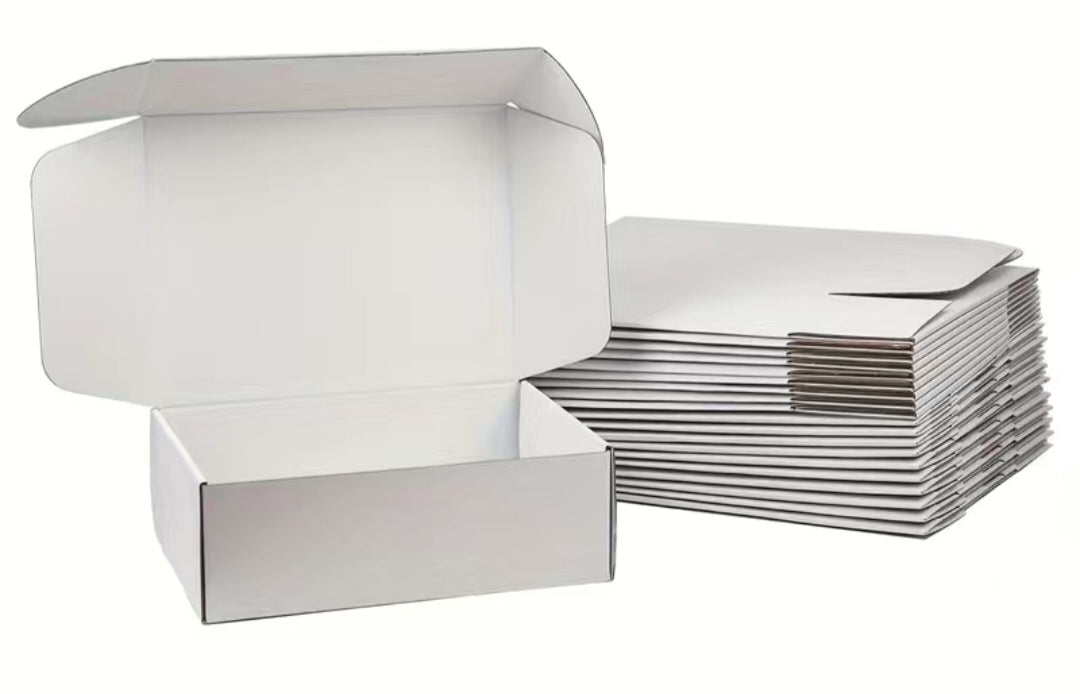 Sturdy, high-quality cardboard boxes, specially designed for shipping and packaging products to ensure they arrive safely and with a professional appearance. This makes them an ideal choice for online stores and DIY enthusiasts